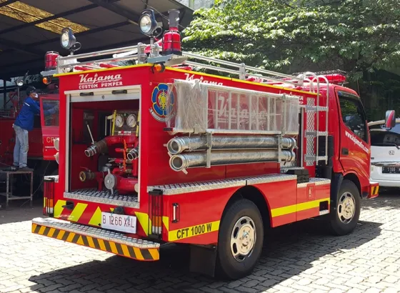 FIRE TRUCK FT 1000-15000 L 3 custom_pumper_1000__1500_l_single_cabin_3