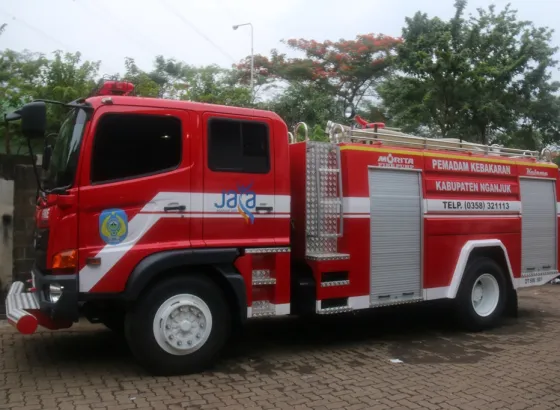 FIRE TRUCK FT DOUBLE CABIN  5 fire_truck_4000__6000_l_double_cabin_3